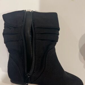 Smart Fit Kids Suede Fashion Boots – Size 8 (Black)